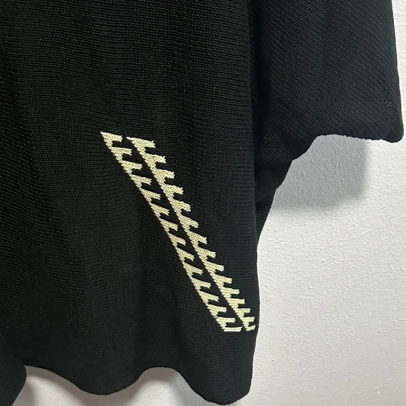 Ralph Lauren Black and Cream Patterned Blouse - Picture 6 of 11